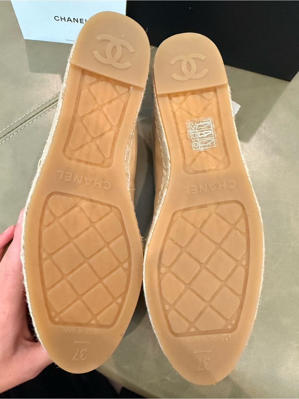 NWT Chanel - Espadrilles, beige & black lambskin, size 37 (US7). - Picture 7 of 8